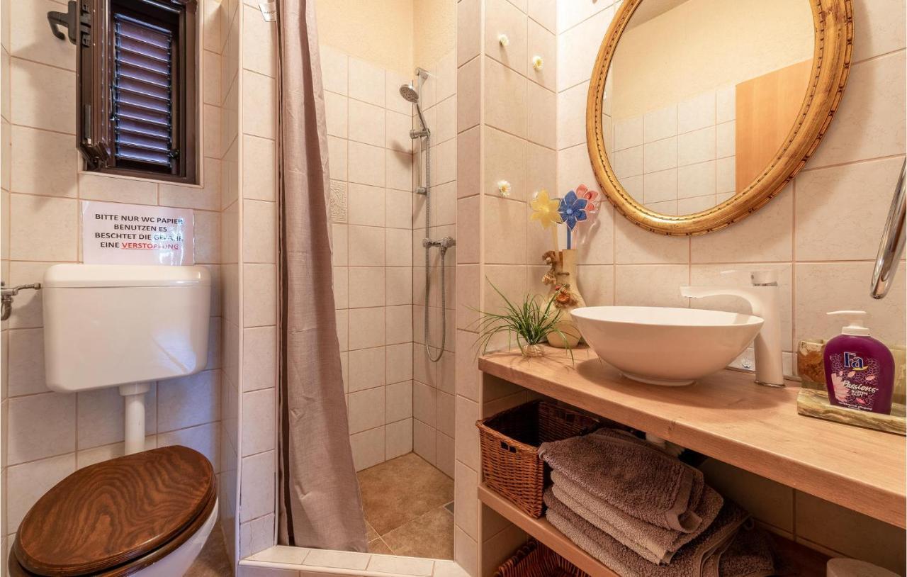 Cozy Home In Vrsi With Wifi Ngoại thất bức ảnh